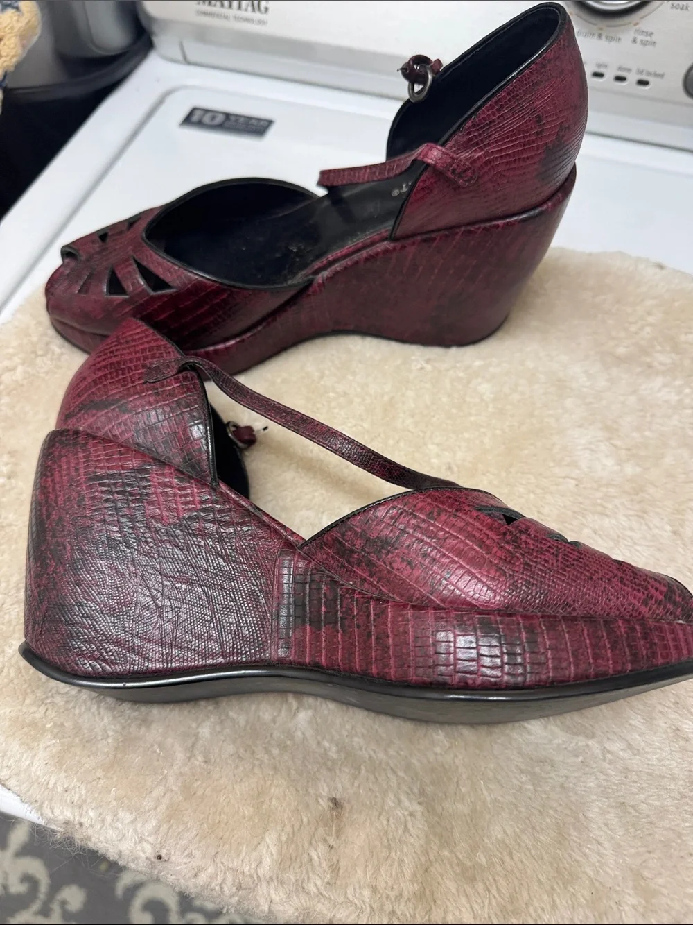 Colin Stuart Wine Red Textured Peep-Toe Mary Jane Heels